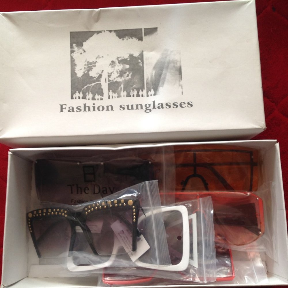Lot of 21 Pairs of Sun Shades/ Sunglasses